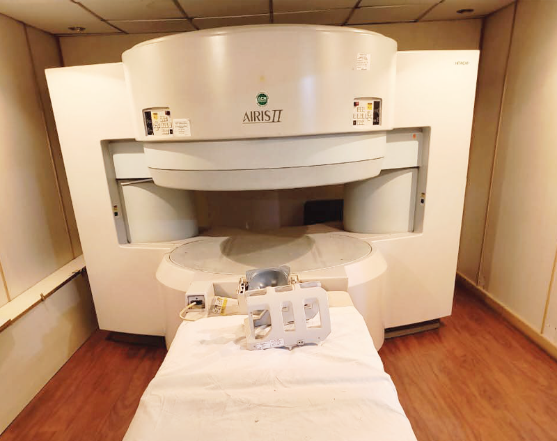 20Med MRI HITACHI MEDICAL SYSTEMS AIRIS II 0.3T