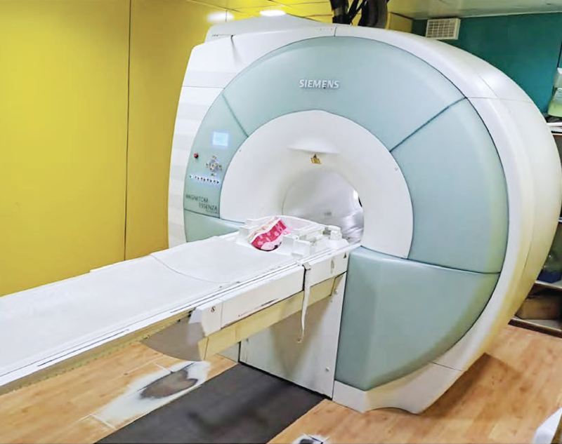 20Med MRI SIEMENS HEALTHCARE Essenza 1.5T