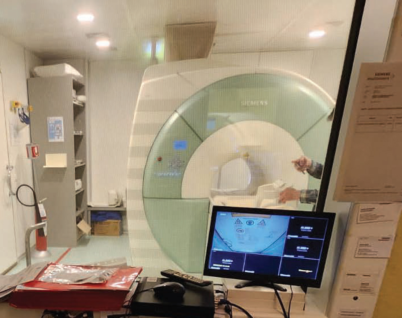 20Med MRI SIEMENS HEALTHCARE Essenza 1.5T