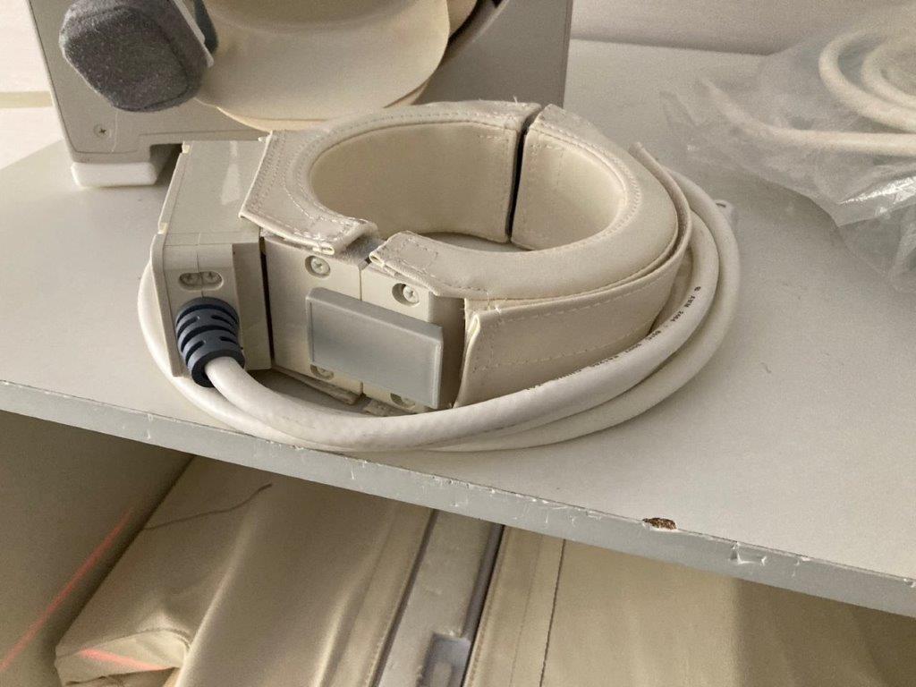 20Med MRI HITACHI MEDICAL SYSTEMS AIRIS ELITE 0.3T
